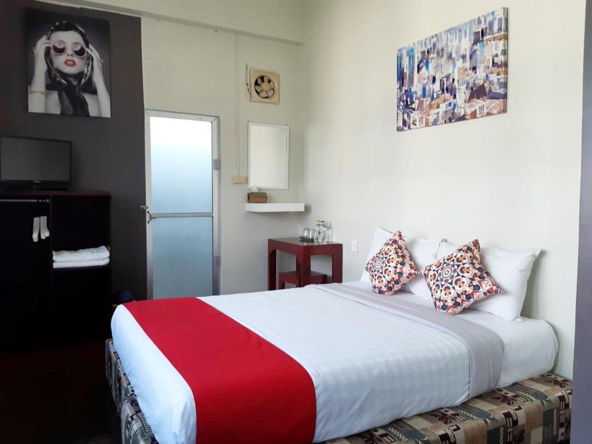 Born Guest House Чиангмай Экстерьер фото